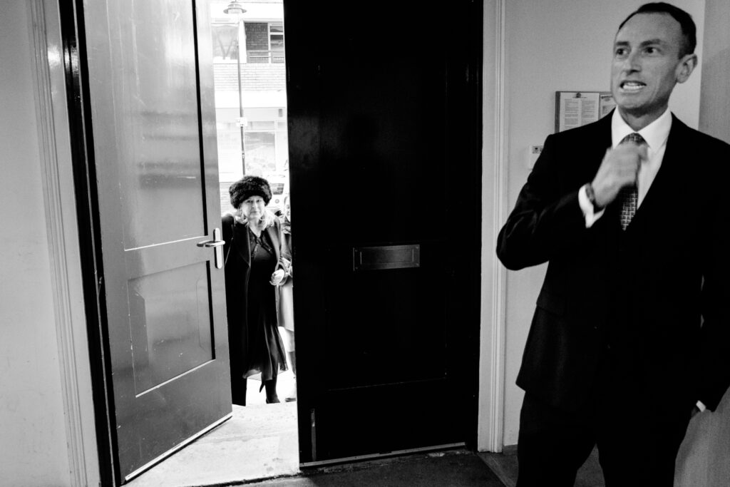 Guests arriving at the wedding ceremony by Ottawa Wedding Photographer Sara