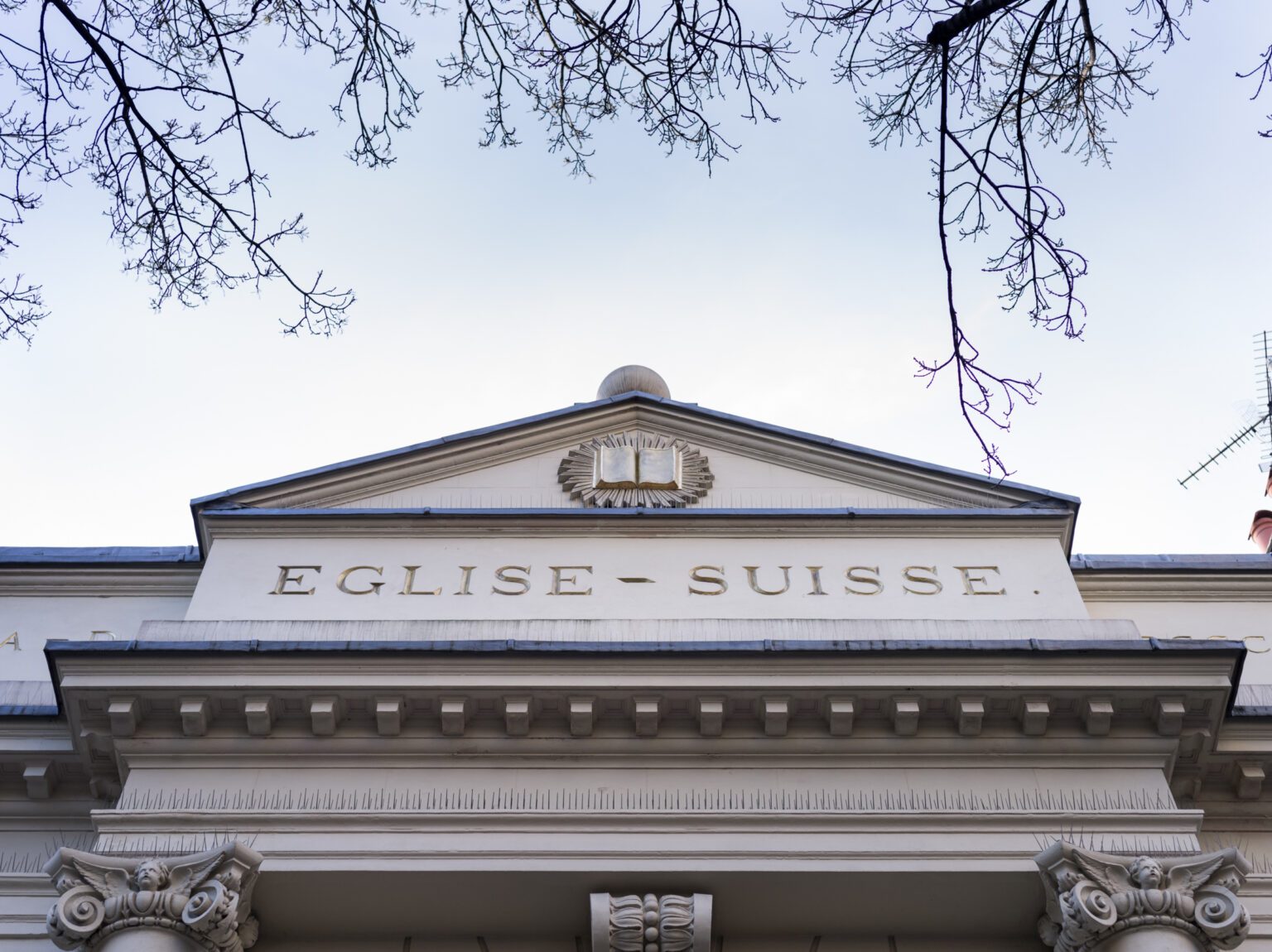 External image of the swiss church - Eglise Suisse - by Ottawa Wedding Photographer Sara