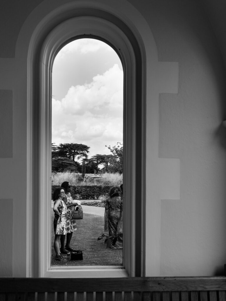 Guests outside wedding venue - Ottawa Wedding Photographer Sara