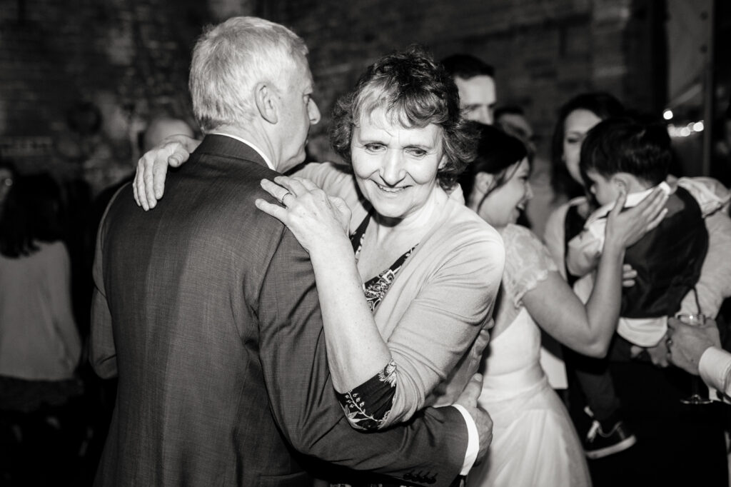 Guests dancing at the reception by Ottawa Wedding Photographer Sara